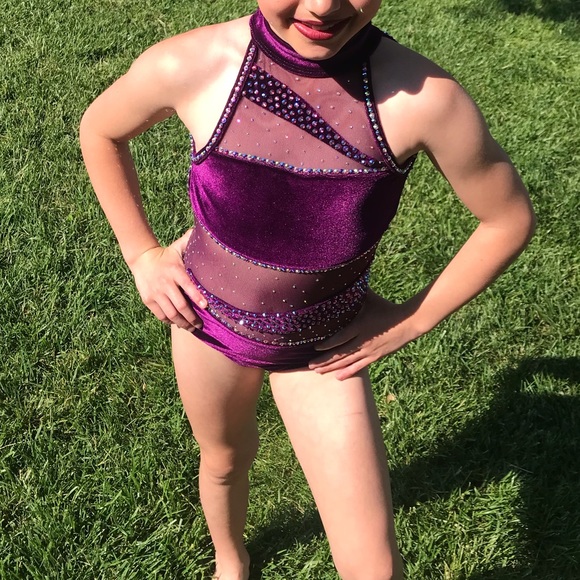 Youth medium la dance designs Leo - Picture 1 of 6
